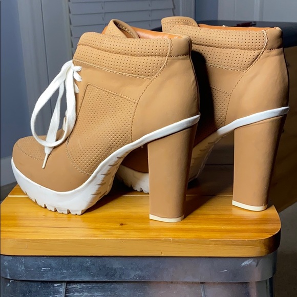 Platform Ankle Boot - Picture 2 of 3